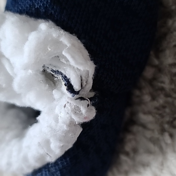 10 for $25 - Foco NHL Infant XL Soft Sole Blue Toronto Maple Leafs Slippers - Picture 2 of 6